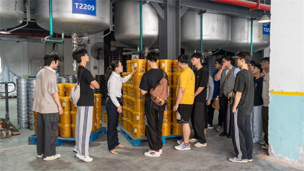 廣東藥科大學(xué)師生參觀巴德士
